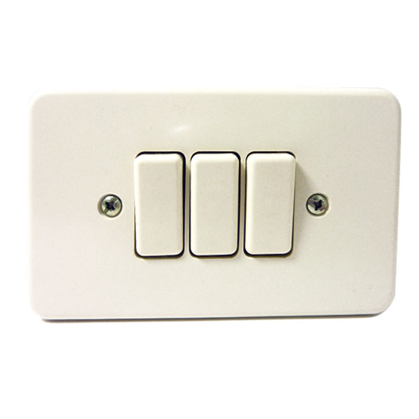 APAGADOR TRIPLE BLANCO F-1300 VOLTAGE