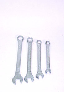 LLAVE COMBINADA 17MM  E-666-17MM